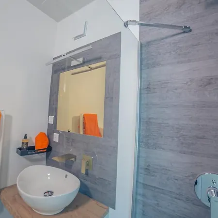 Dom wakacyjny Pool-spa-sauna, 25 People, 5 Min Ocean